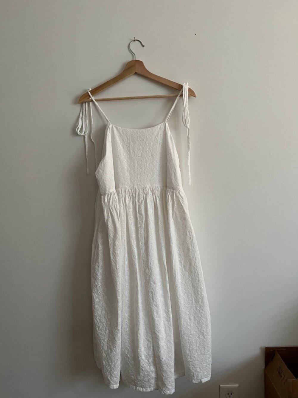 Eliza Faulkner mini eyelet dress - Picture 5 of 5